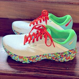 Brooks Adrenaline 22 size 7.5